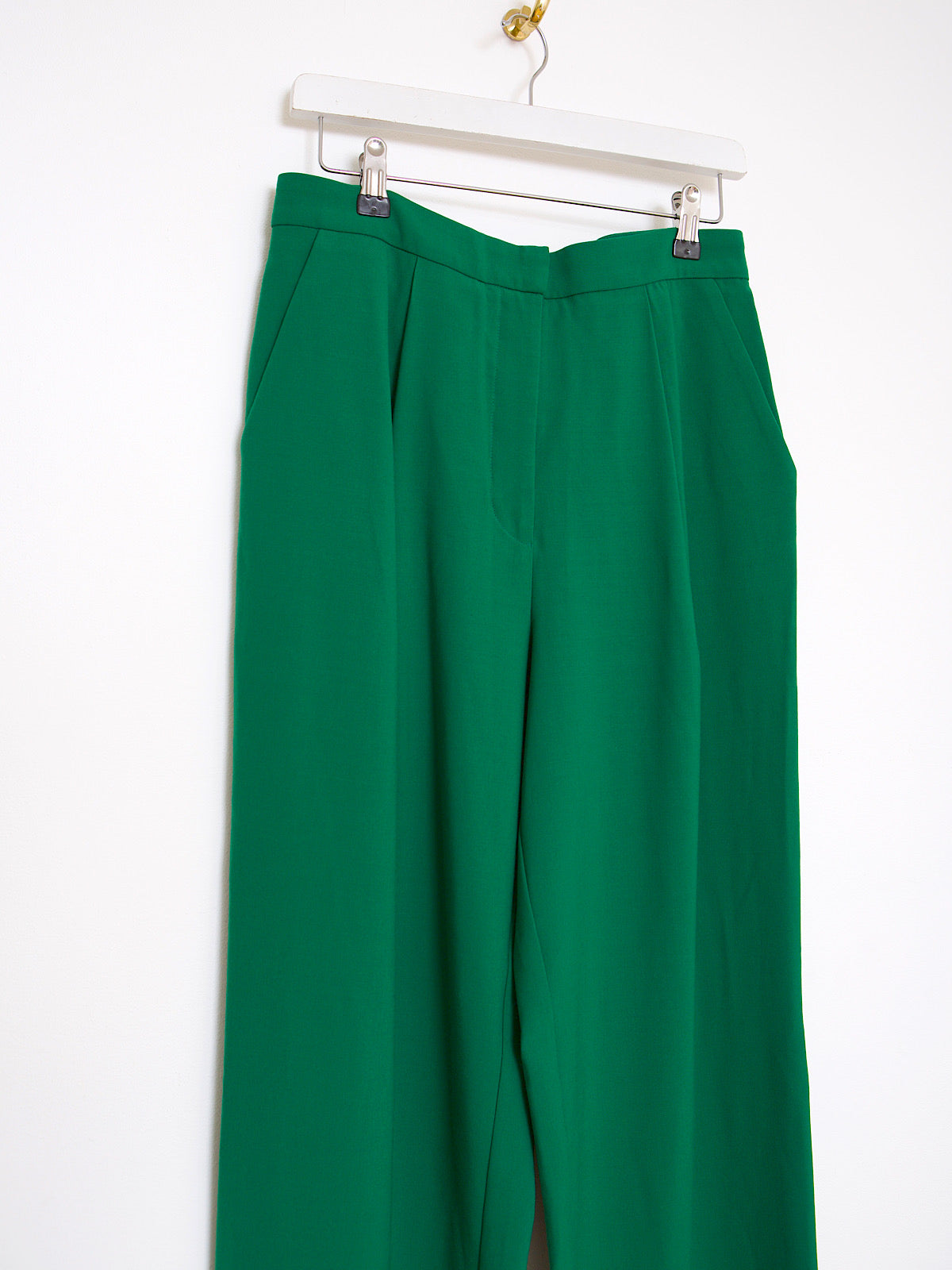 Smart green pleated trousers by CHINTI & PARKER