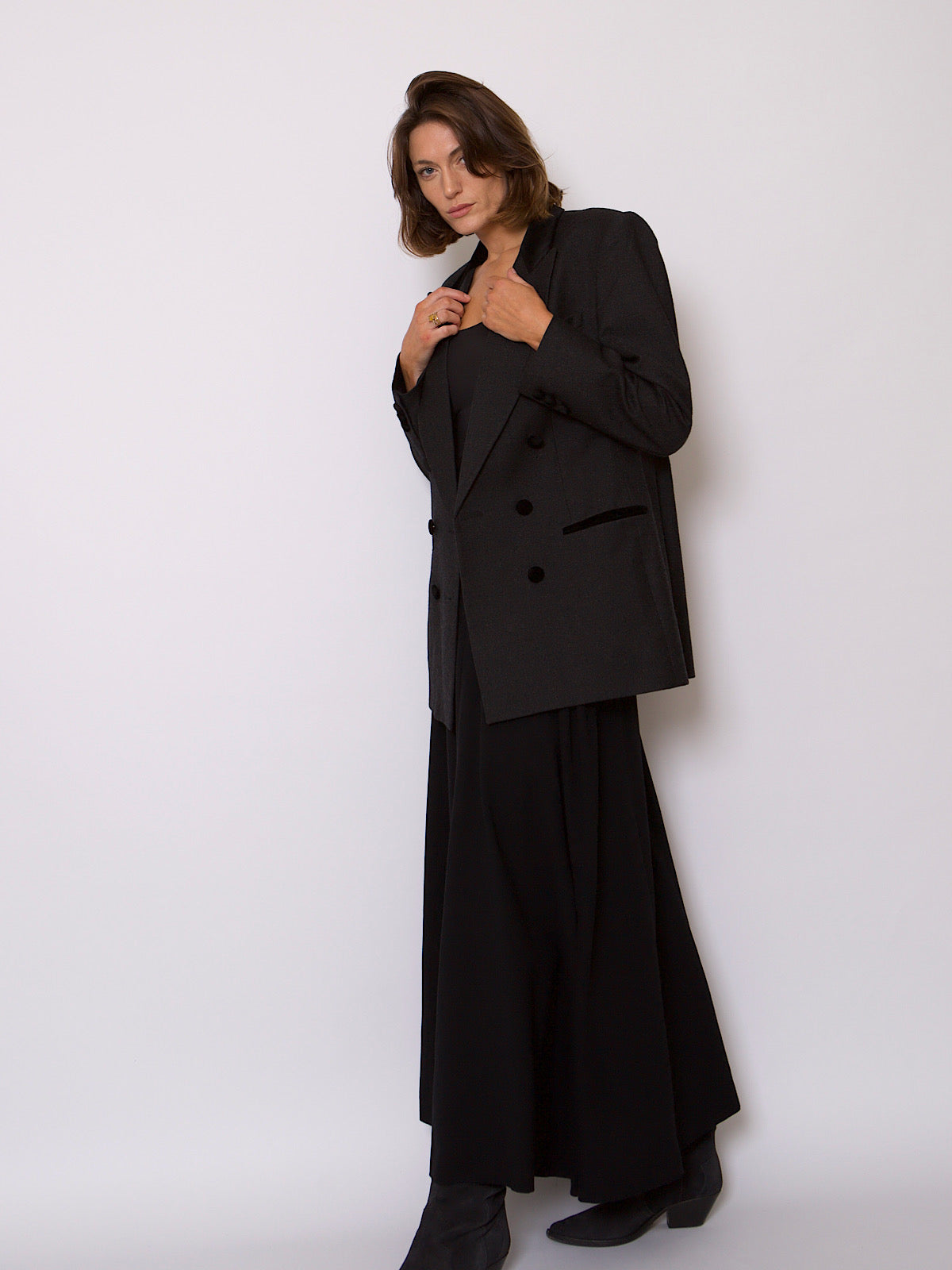 80s GREY WOOL VINTAGE BLAZER BLACK VELVET DETAILS