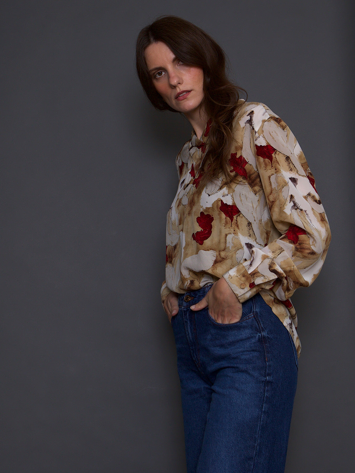 VINTAGE SILK SHIRT BUTTONED UP AT THE BACK