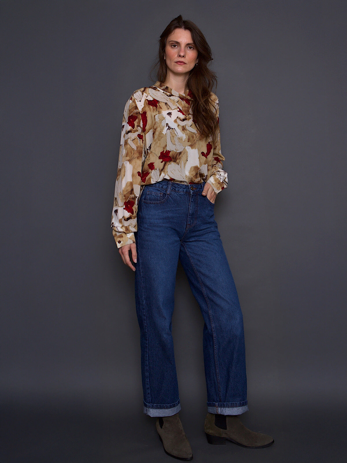 VINTAGE SILK SHIRT BUTTONED UP AT THE BACK