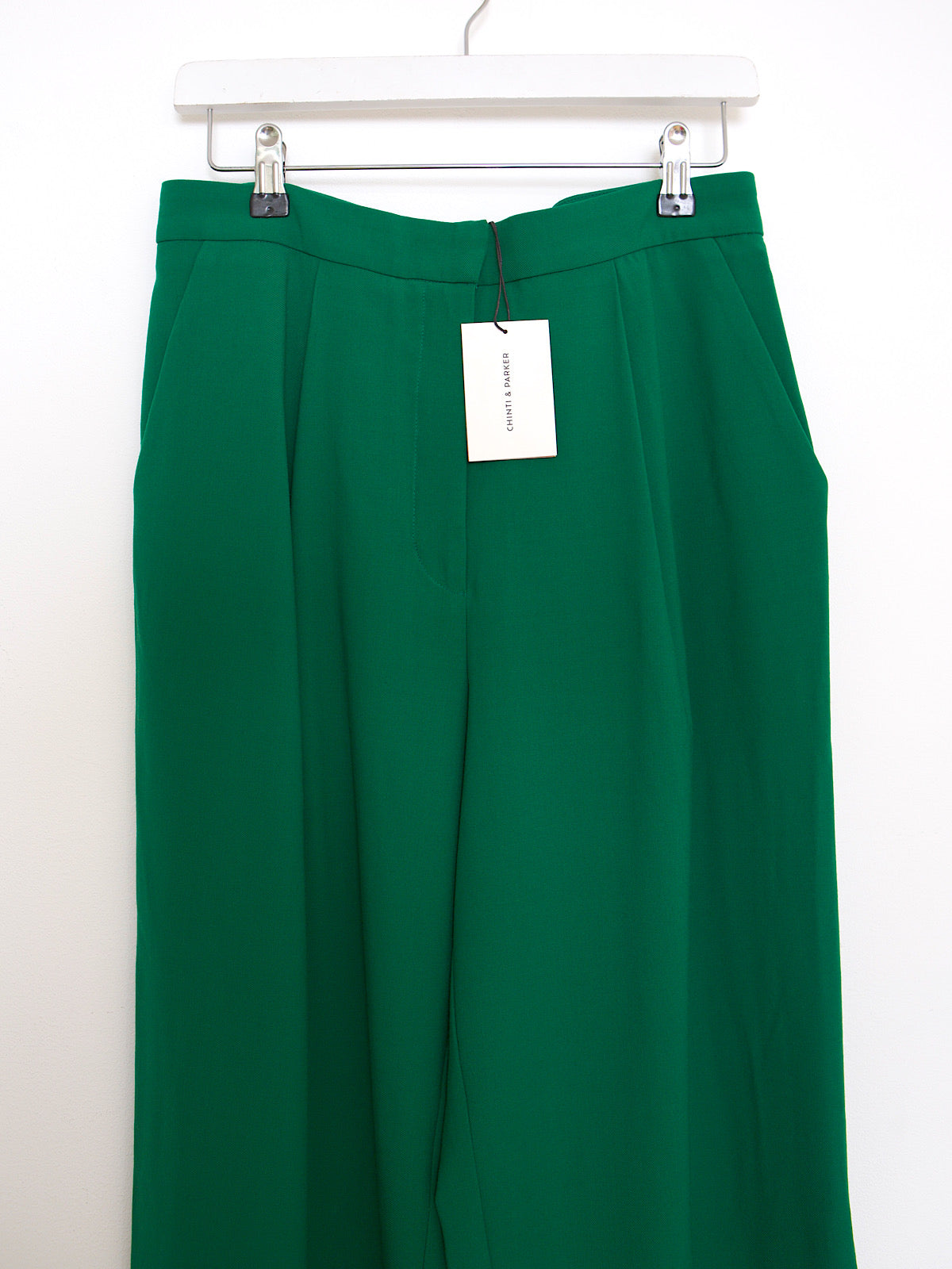 Smart green pleated trousers by CHINTI & PARKER
