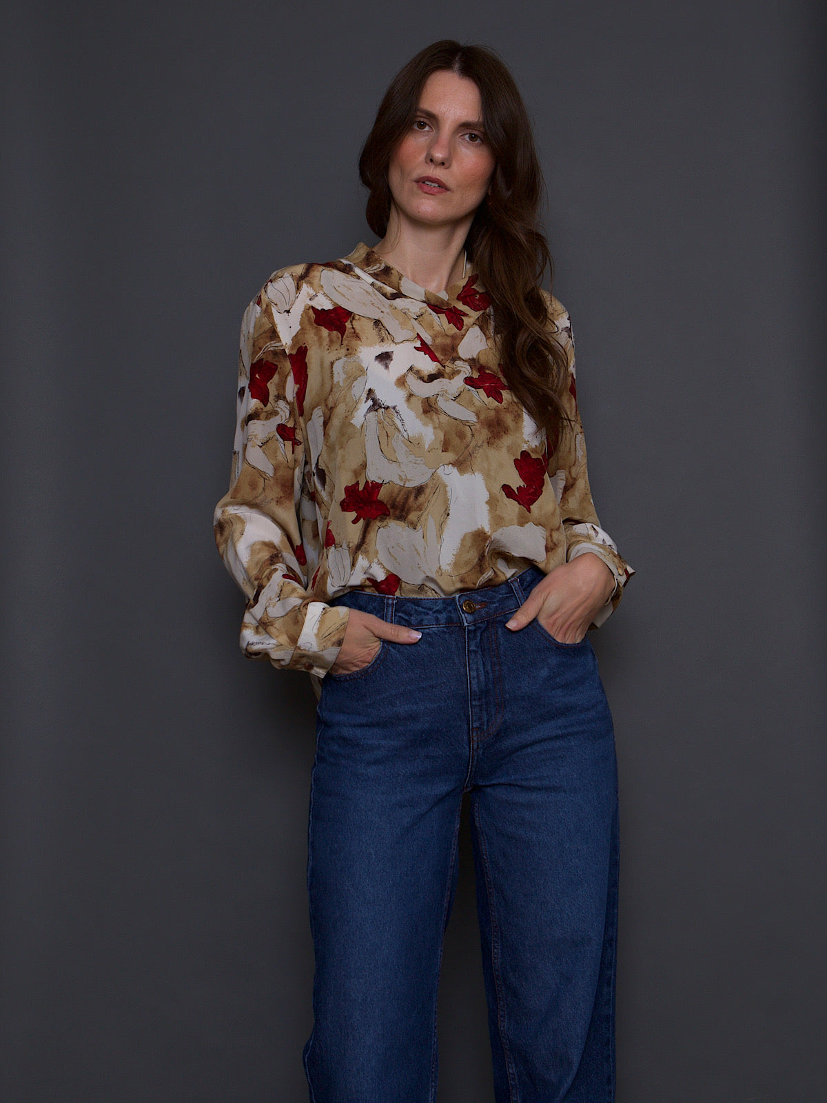 VINTAGE SILK SHIRT BUTTONED UP AT THE BACK